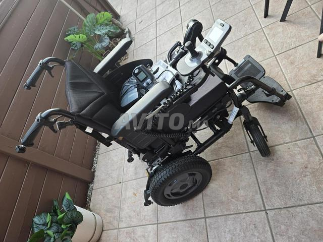 كرسي متحرك كهربائي إنفاكار