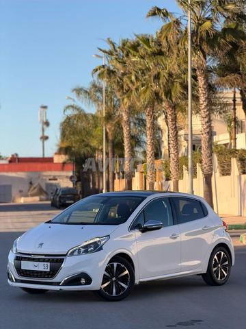 Peugeot 208 2019 White edition Tech - 2