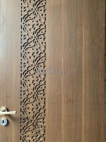 Porte en bois moderne à vendre