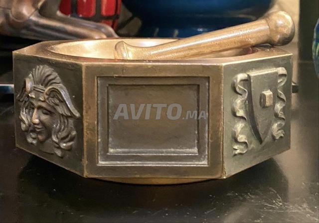 Grand mortier massif antique en Bronze - 2