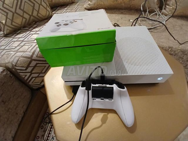 Xbox One S - 2