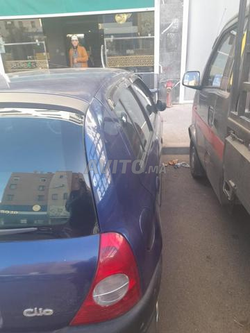 Renault Clio Essence Manuelle 2001 à Salé