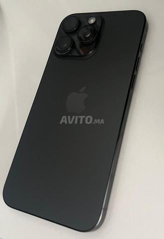 iPhone 15 Pro Max 256Go Très bon état