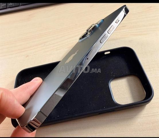iPhone 13 Pro Max 256G numéro sur Avito WhatsApp seulement