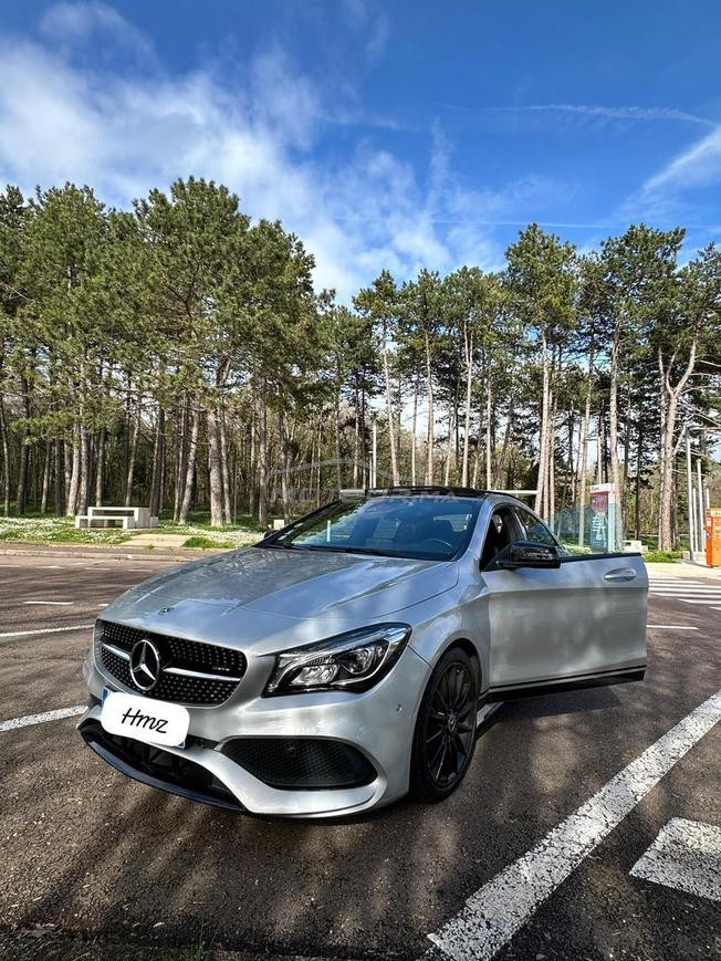 Mercedes-Benz 200 Diesel Automatique 2018 à Rabat