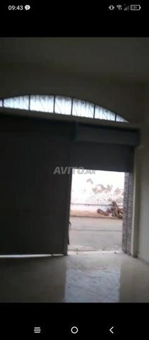 Magasin 24 m à louer - 2