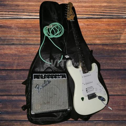 حزمة ستراتوكاستر Squier كاملة من فيندر