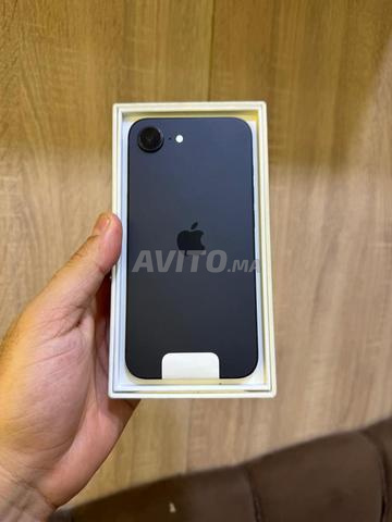 iPhone 16e batterie 98%