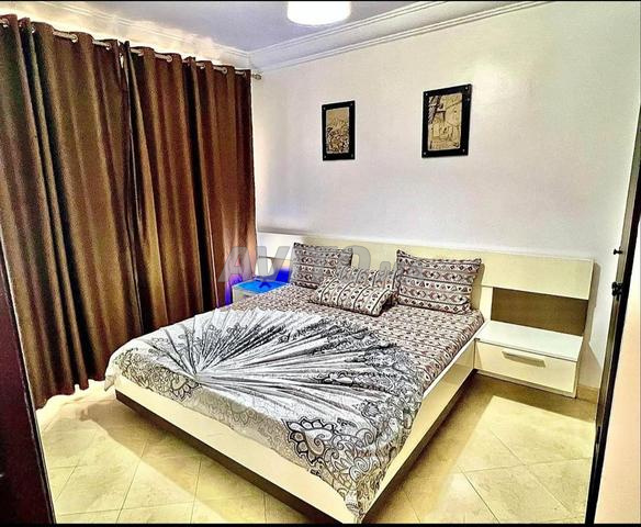 Appartement entièrement équipé à louer à la journée à quelques minutes de la gare