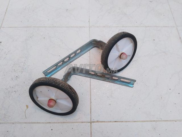 Vélo enfant fille 4-6 ans - très bon état - 2