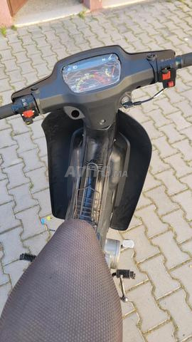 سكوتر C90 موديل قديم، يعمل بشكل جيد - 2