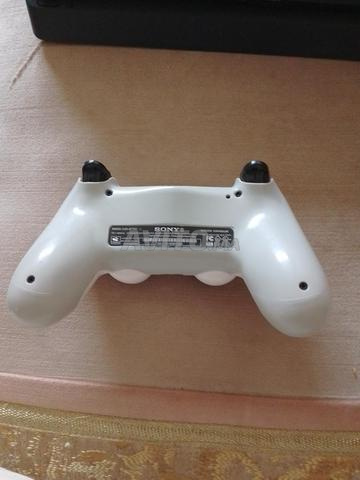 PS4 slim en bonne condition - 2
