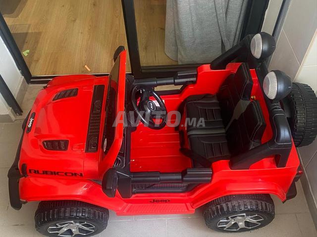 سيارة بجهاز تحكم عن بعد للأطفال من سن 5 سنوات فما فوق