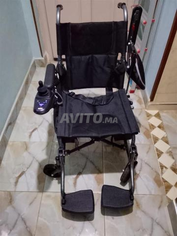 كرسي كهربائي متحرك