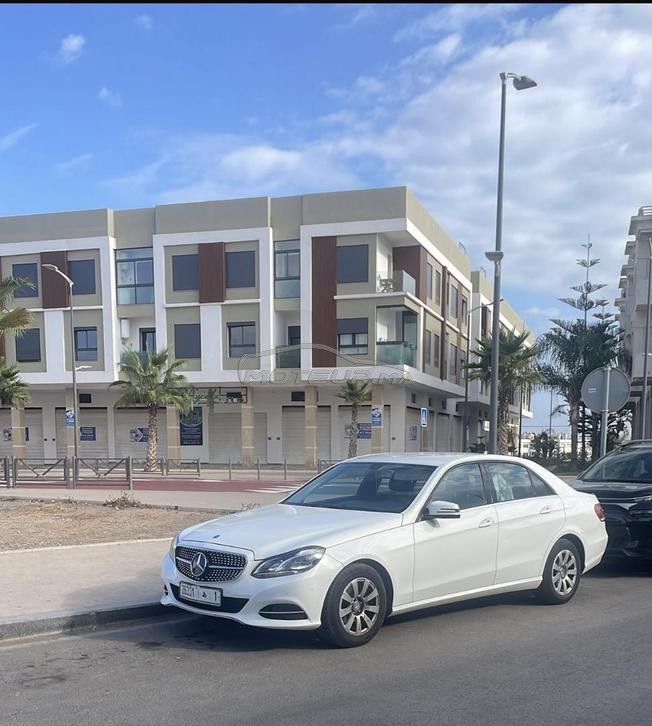 Mercedes-Benz E200