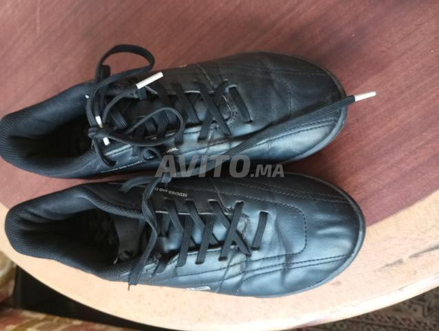 حذاء رياضي بحالة جيدة جداً، مقاس 40