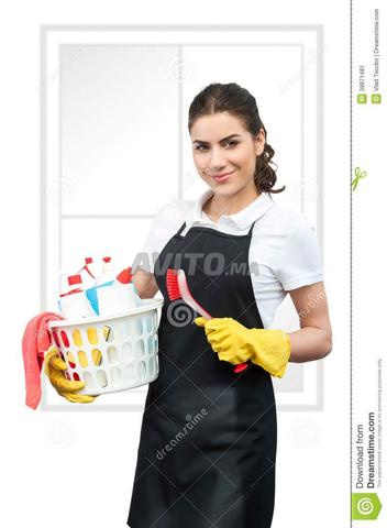 النساء العاملات في مجال التنظيف