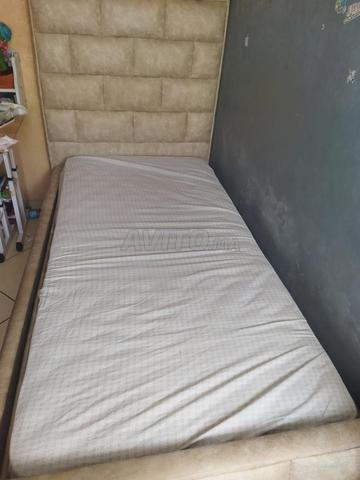 Lit 1 place sans matelas