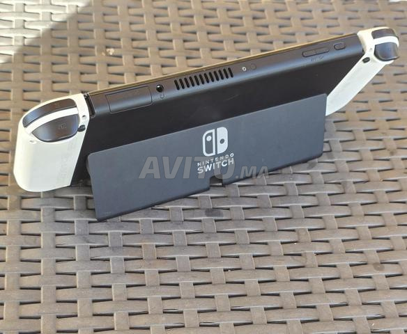 Nintendo Switch oled non flashé comme neuf - 2