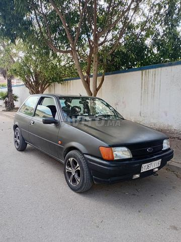Ford Fiesta essence modèle 94 dédouane 2000