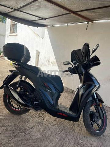 SH150 black sport - 2