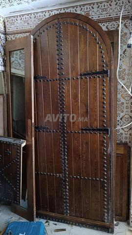 باب خشبي تقليدي بتصميم مقوس - 2