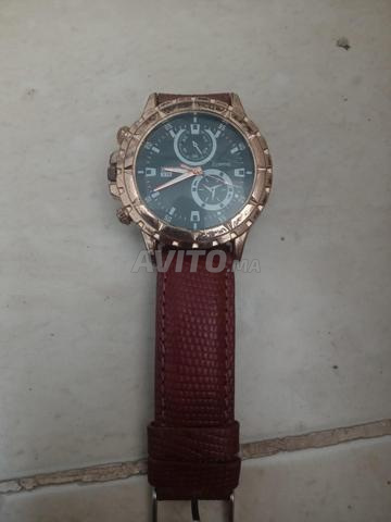 Montre neuve et propre, jamais utilisée - 2