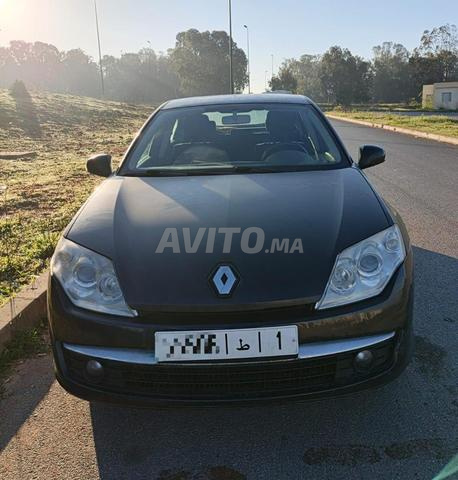 Renault Laguna Essence Manuelle 2010 à Rabat - 2