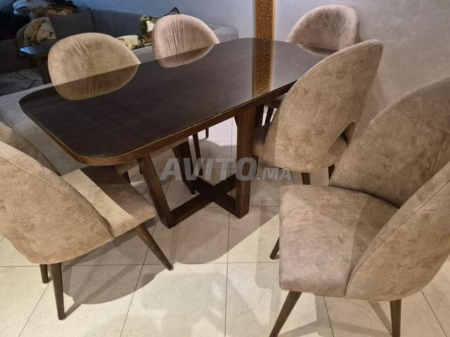 Salle à manger avec chaises - 2