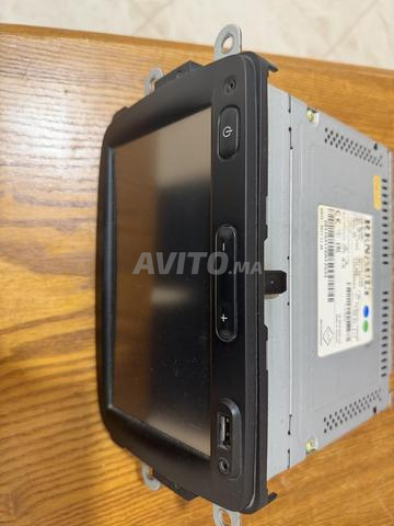 شاشة رينو/داسيا أصلية تعمل باللمس