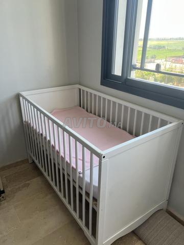 سرير أطفال ايكيا مع مرتبة