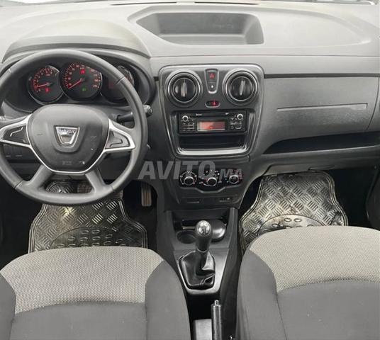 Dacia Lodgy 2022 diesel propre, que l'acheteur m'appelle