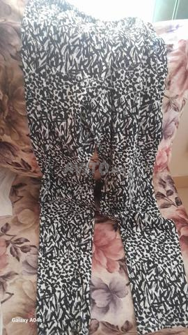 بنطلون HM، كنزة، حقيبة - 2