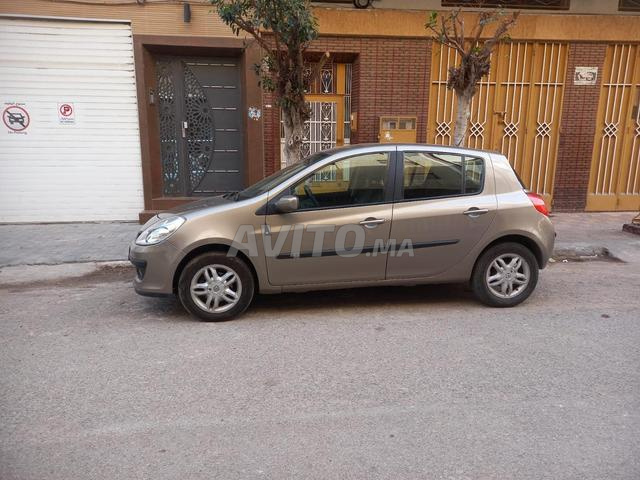 Je propose ma voiture à vendre, modèle Renault Clio 3