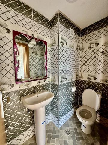 إيجار مكاتب جميلة فارغة - 2