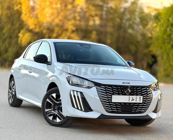 PEUGEOT 208 1.2 Hybrid 110 AT Allure