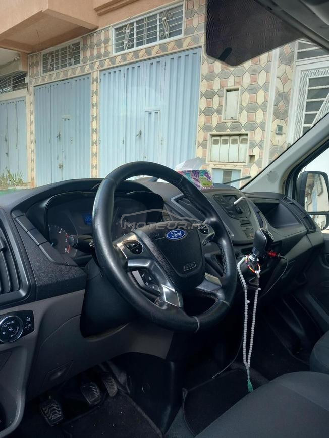 je met en vente très belles ford transit 