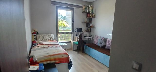 شقة رائعة مع مسبح ومرآب - 2