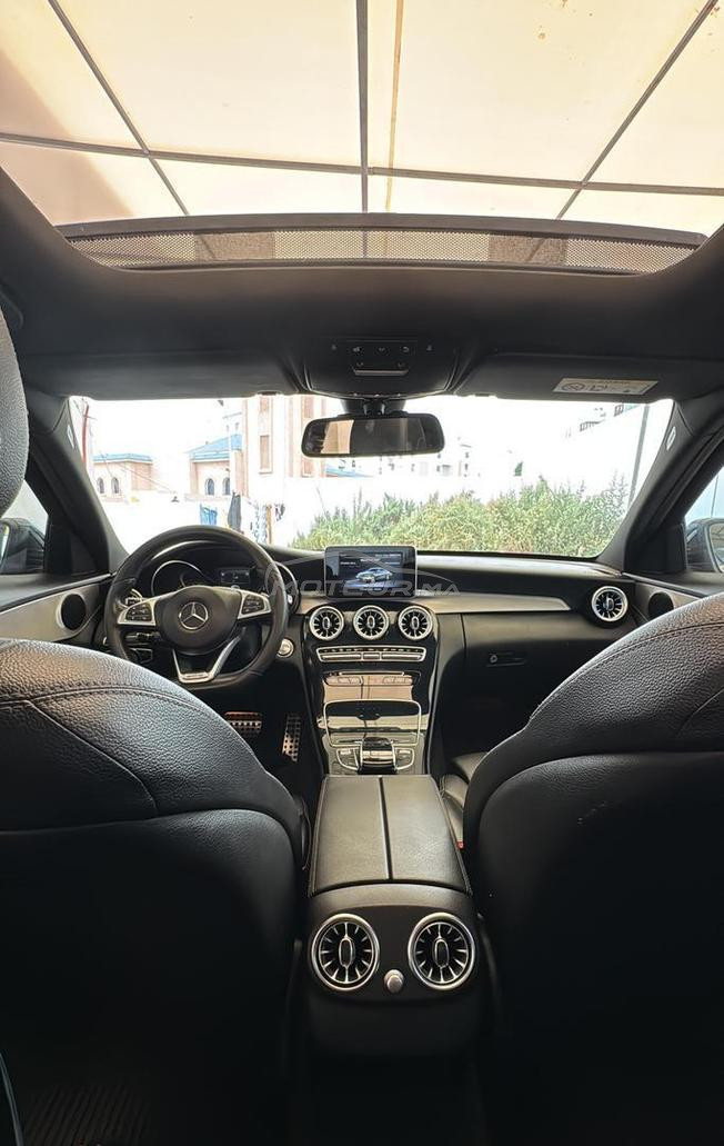 Mercedes-Benz 220 Diesel Automatique 2018 à Agadir
