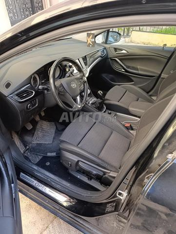 Opel Astra Diesel Manuelle 2018 à Fès - 2