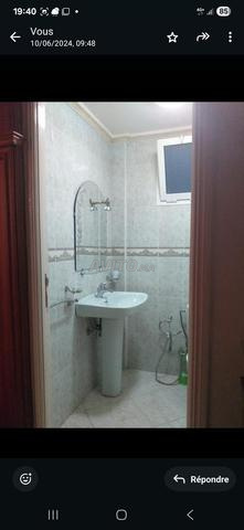 Sanitaires de toilette de service