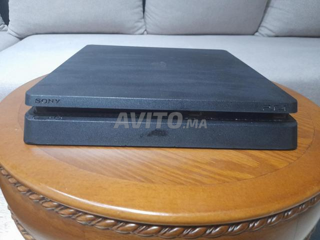 PS4 Slim 800 Go - Très bon état. - 2