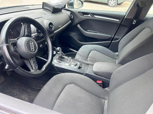 Je mets une voiture à vendre. 