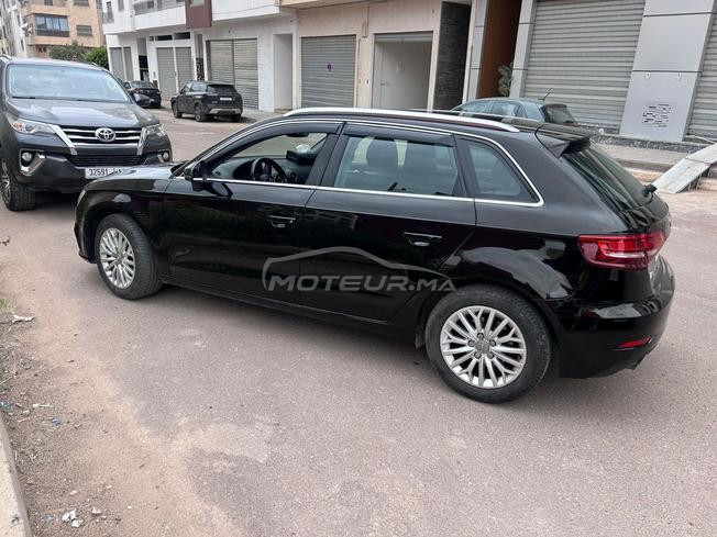 Je mets une voiture à vendre. 