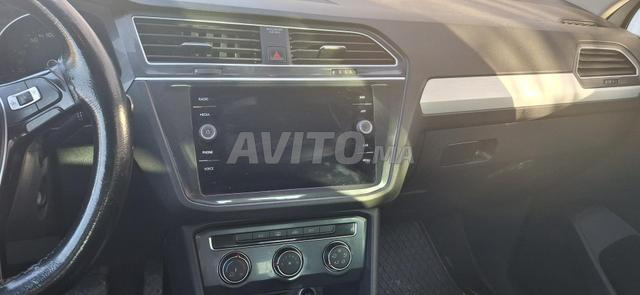 Je mets une voiture à vendre.