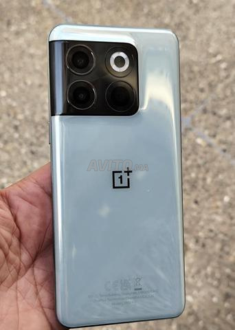 Oneplus 10T 5G 16/256 avec un point
