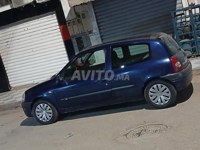 Renault Clio Diesel Manuelle 2000 à Taourirt