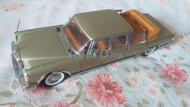 VOITURES DE COLLECTION 1/18 - 2