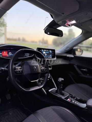 Peugeot 2008 allure full option