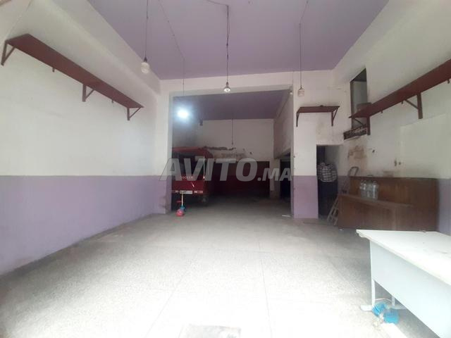 محل تجاري بمساحة 130 متر مربع في بوسيجور 380 فولت